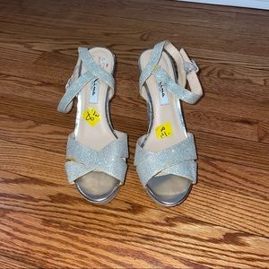 Nina Sparkly Silver Glitter Wedges